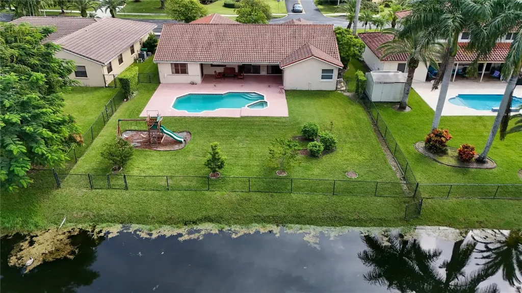 5001 Hawkes Bluff Avenue Davie FL 33331