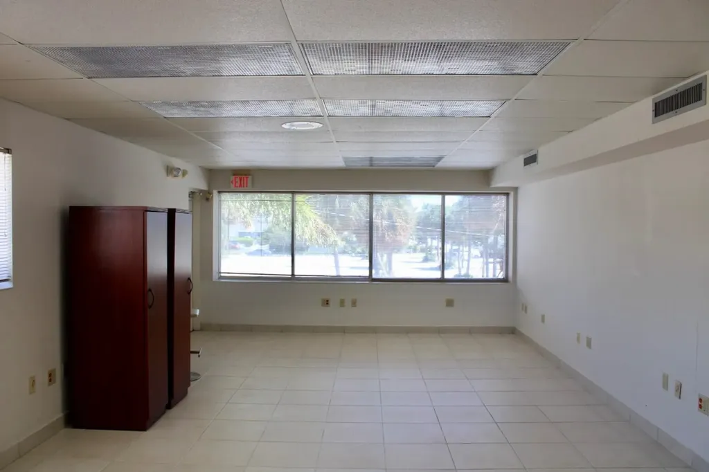 17 SE 24th Avenue Pompano Beach FL 33062
