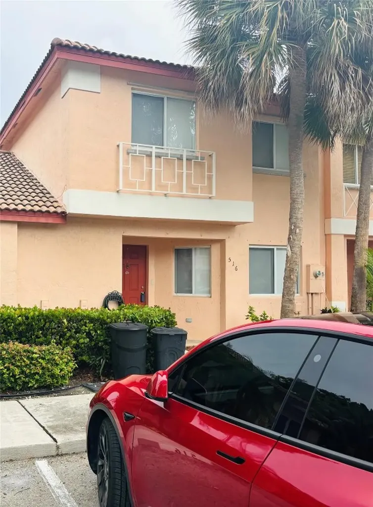 516 NW 208th Way Pembroke Pines FL 33029