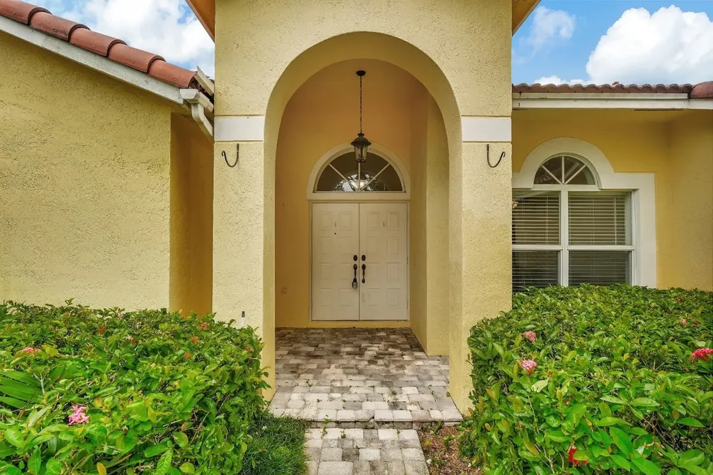 1959 Water Ridge Drive Weston FL 33326