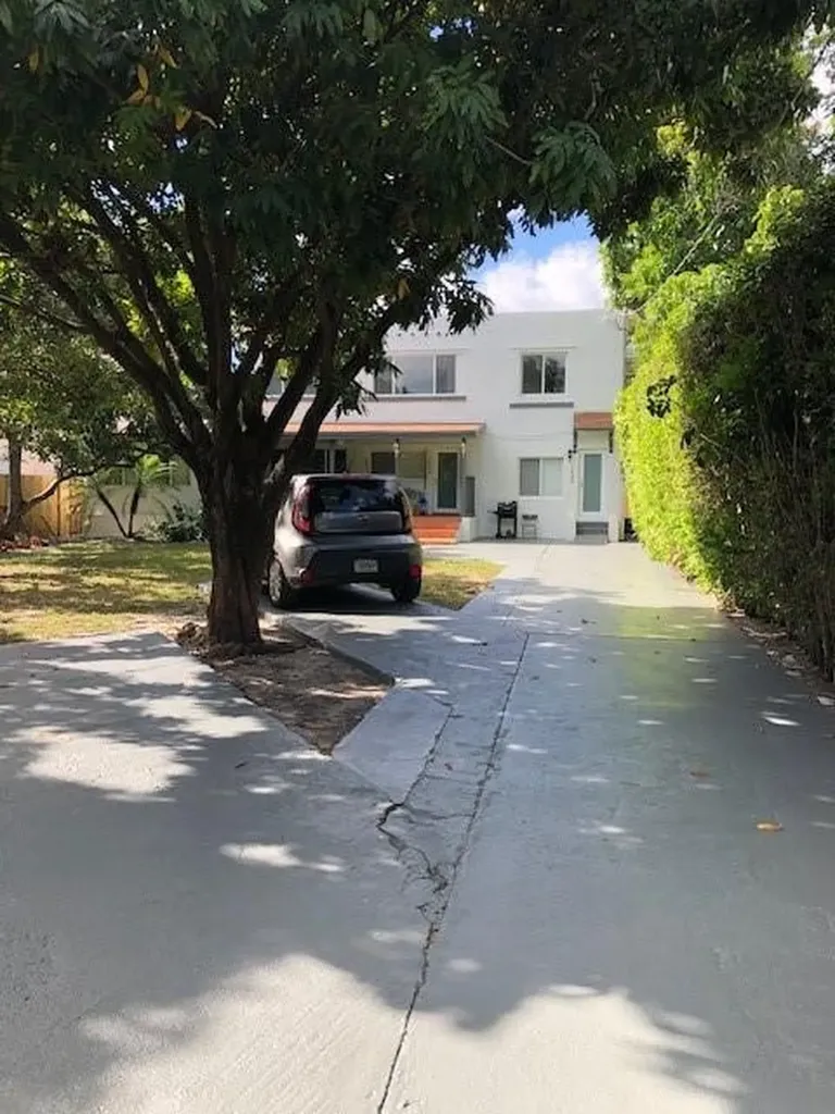 1020 SW 13th Avenue Miami FL 33135