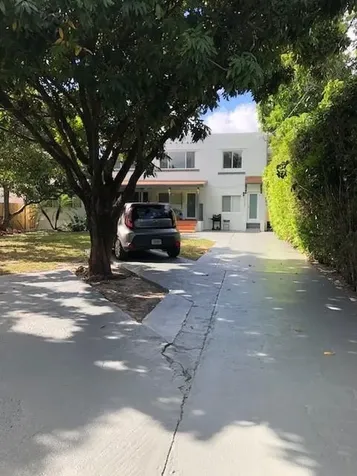 1020 SW 13th Avenue Miami FL 33135