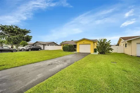 9510 NW 80th Place Tamarac FL 33321