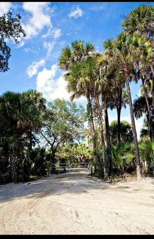 17120 NW 306th Street Okeechobee FL 34972