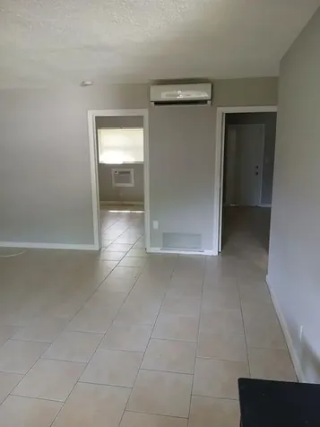 173 NW 42nd Street Oakland Park FL 33309