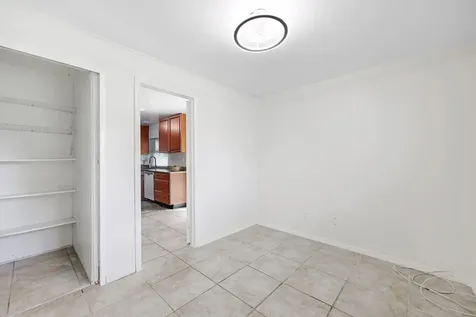 137 SE Santa Barbara Place Cape Coral FL 33990