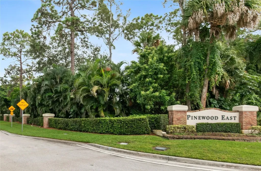 12628 Pineacre Lane Wellington FL 33414