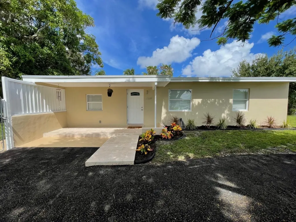 1809 NW 13th Court Fort Lauderdale FL 33311
