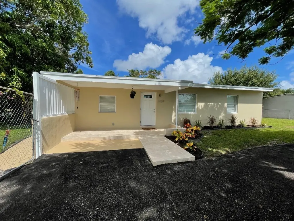 1809 NW 13th Court Fort Lauderdale FL 33311