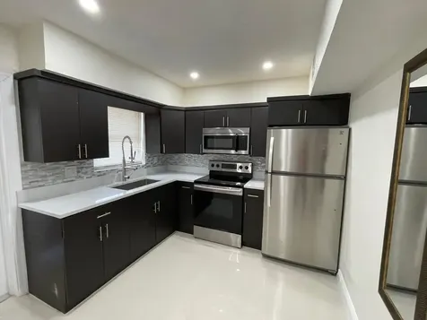 1809 NW 13th Court Fort Lauderdale FL 33311