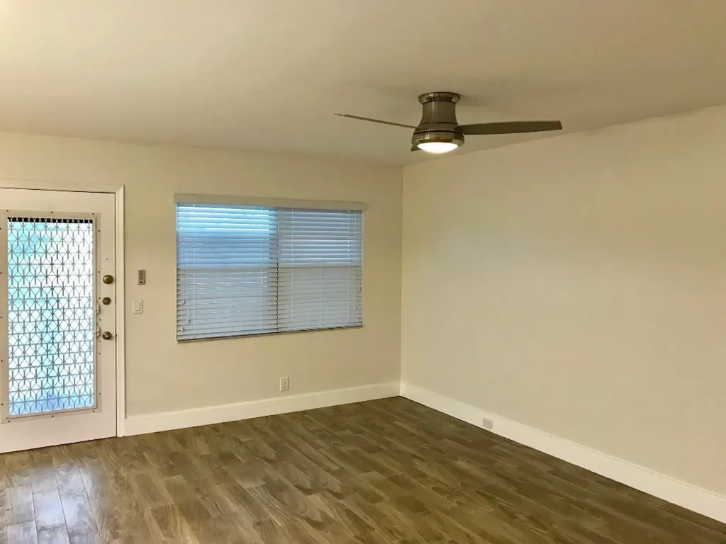 300 SW 134th Way Hollywood FL 33027