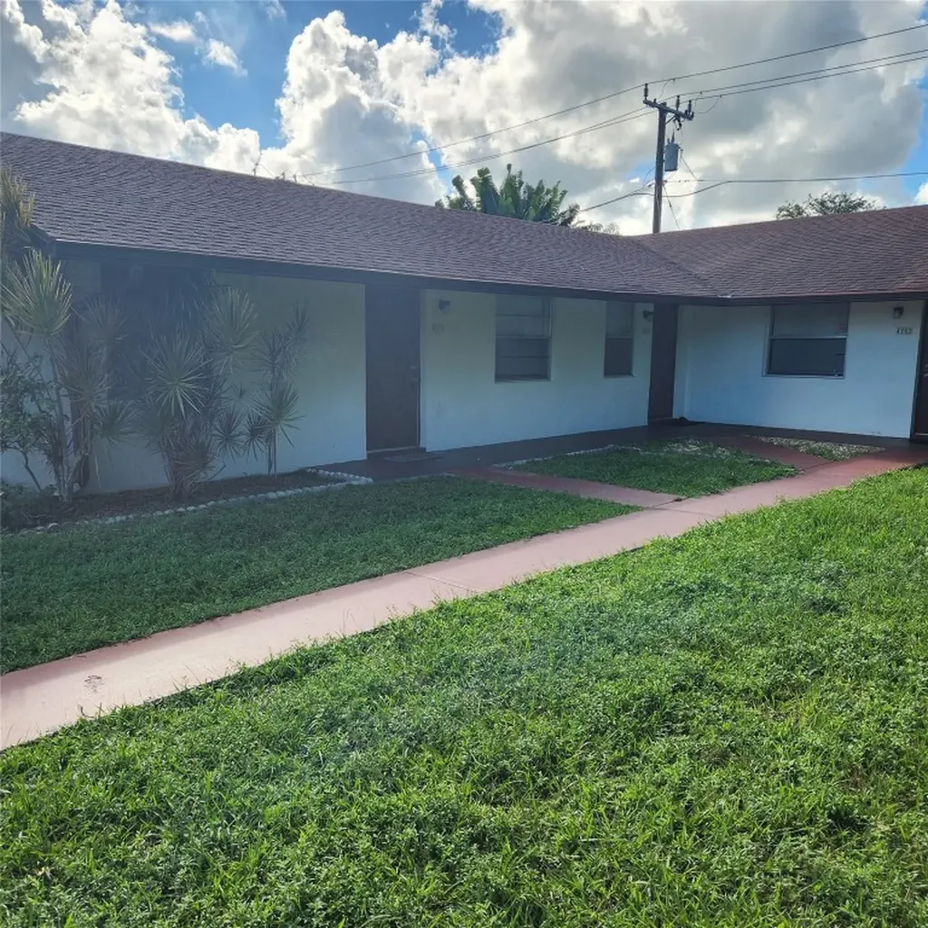 4274 Sussex Avenue Lake Worth FL 33461
