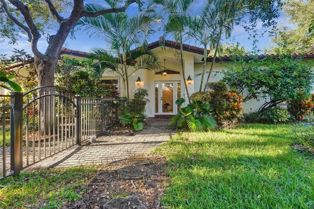 2713 NE 27th Avenue Lighthouse Point FL 33064