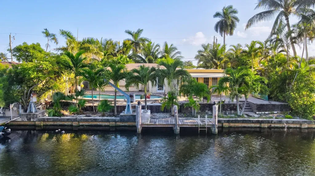221 SE 9th Court Pompano Beach FL 33060