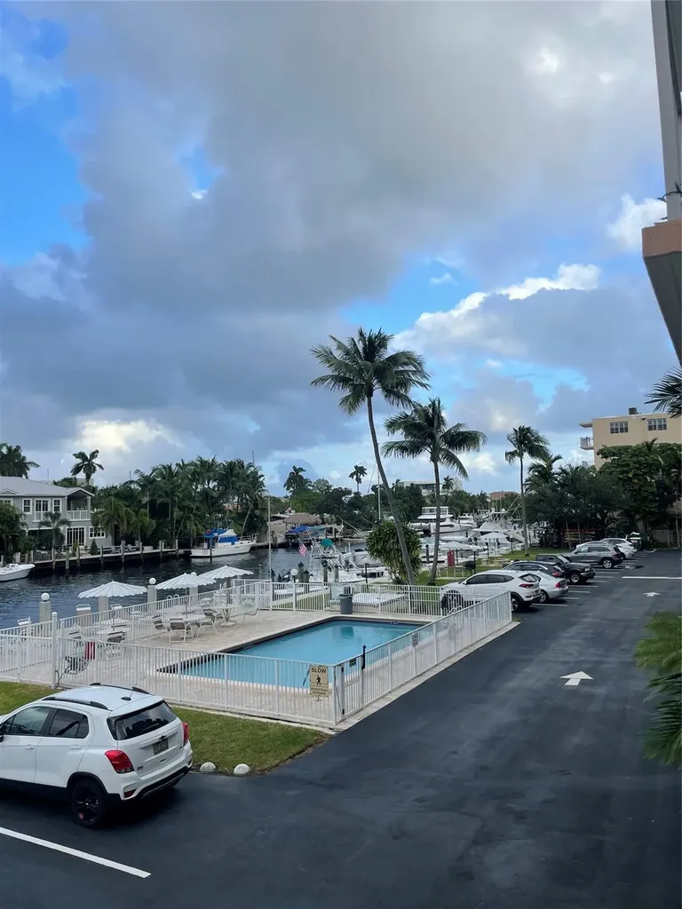 1731 SE 15 Fort Lauderdale FL 33316
