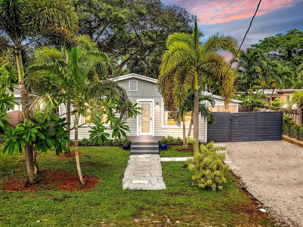 1221 NE 3rd Avenue Fort Lauderdale FL 33304