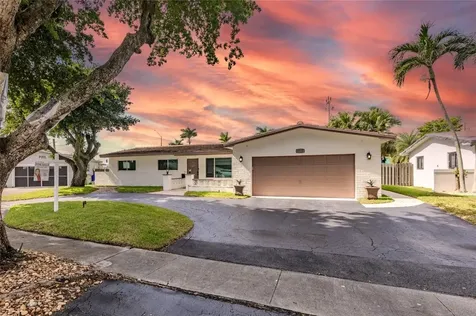 1710 NW 88th Way Pembroke Pines FL 33024