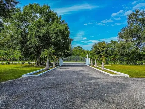125 S Hacienda Street Clewiston FL 33440