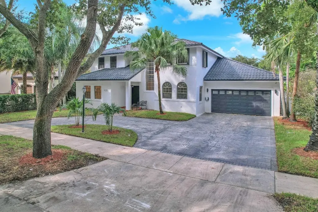 8553 NW 164th Street Miami Lakes FL 33016