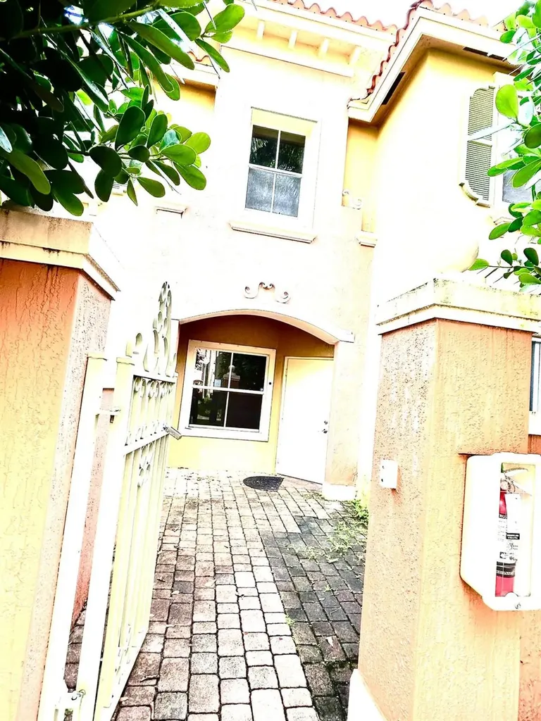 732 SW 106th Avenue Hollywood FL 33025