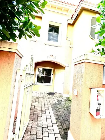 732 SW 106th Avenue Hollywood FL 33025