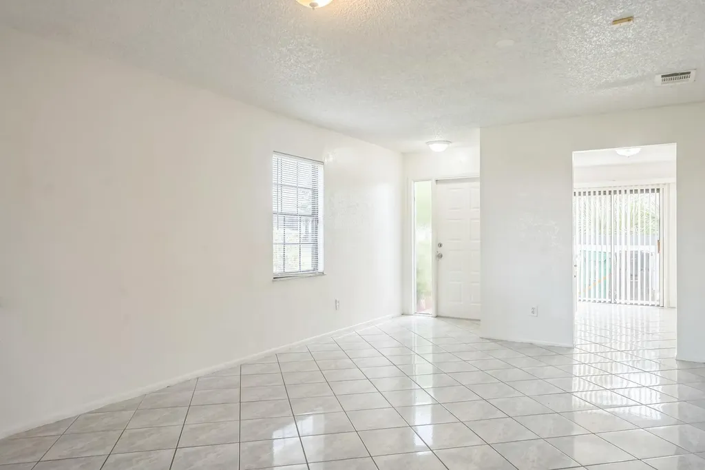 390 SW Colesbury Avenue Port St Lucie FL 34953
