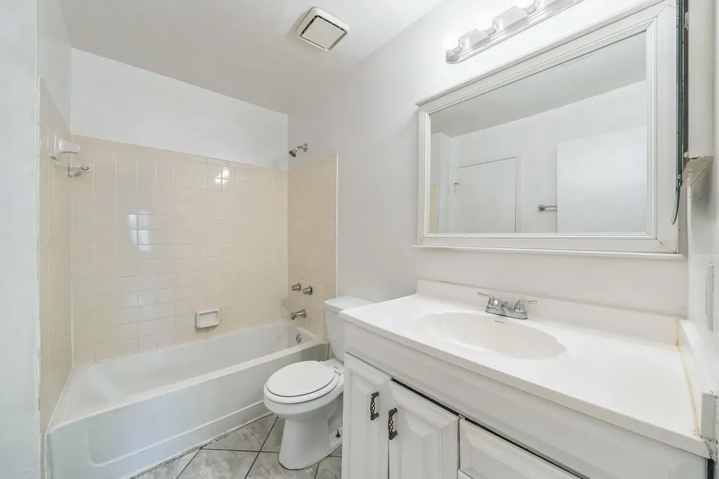 390 SW Colesbury Avenue Port St Lucie FL 34953