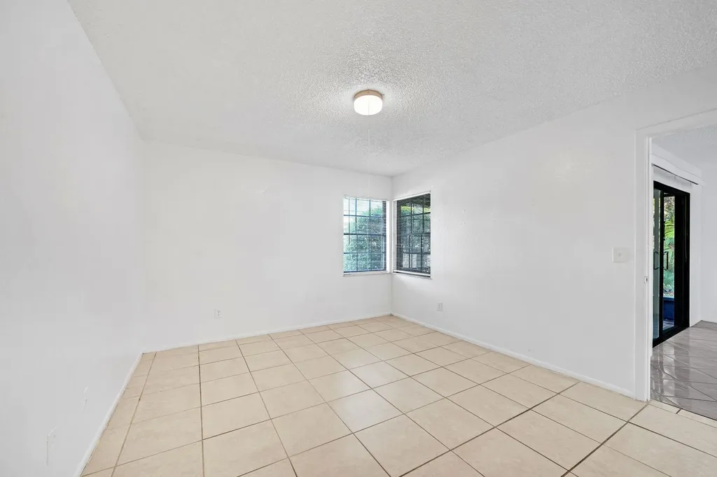 390 SW Colesbury Avenue Port St Lucie FL 34953