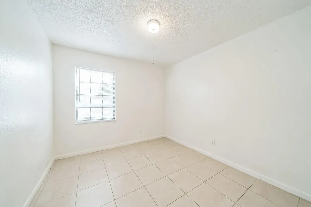 390 SW Colesbury Avenue Port St Lucie FL 34953