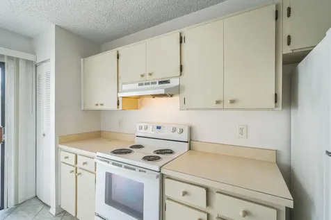 390 SW Colesbury Avenue Port St Lucie FL 34953