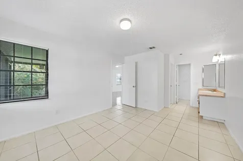 390 SW Colesbury Avenue Port St Lucie FL 34953
