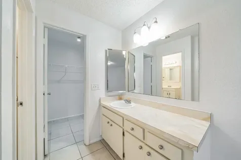 390 SW Colesbury Avenue Port St Lucie FL 34953