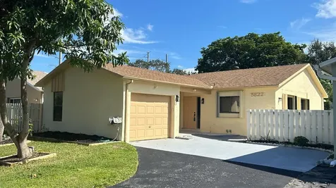 5822 Mirror Lakes Boulevard Boynton Beach FL 33472