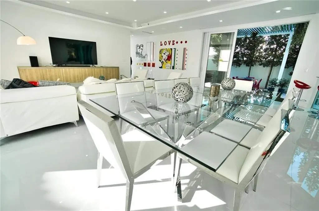 3325 NE 18th Fort Lauderdale FL 33305