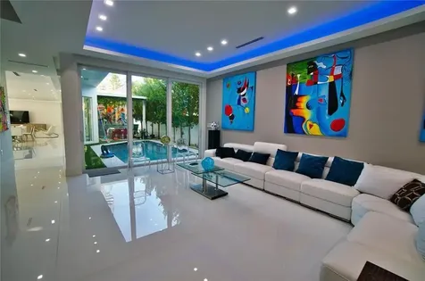 3325 NE 18th Fort Lauderdale FL 33305