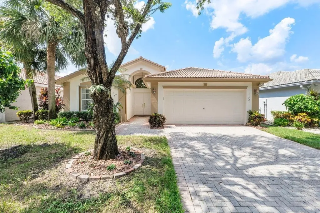 11721 Castellon Court Boynton Beach FL 33437