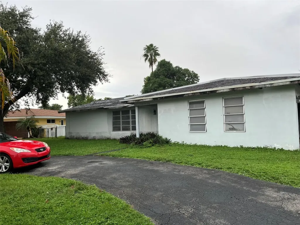 2660 NW 83rd Terrace Coral Springs FL 33065