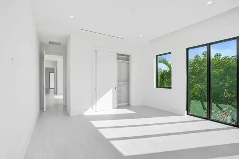 4524 Seagrape Drive Lauderdale By The Sea FL 33308