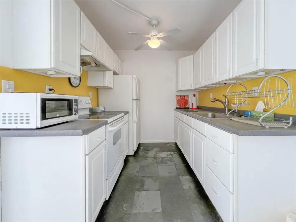 4035 Cambridge B Deerfield Beach FL 33442