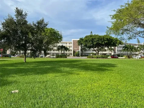 4035 Cambridge B Deerfield Beach FL 33442