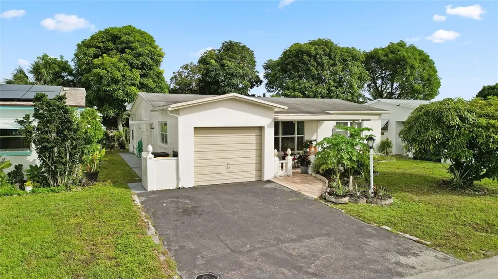 4873 NW 43rd Court Lauderdale Lakes FL 33319