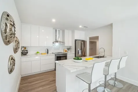 6600 SW 7th Street Pembroke Pines FL 33023