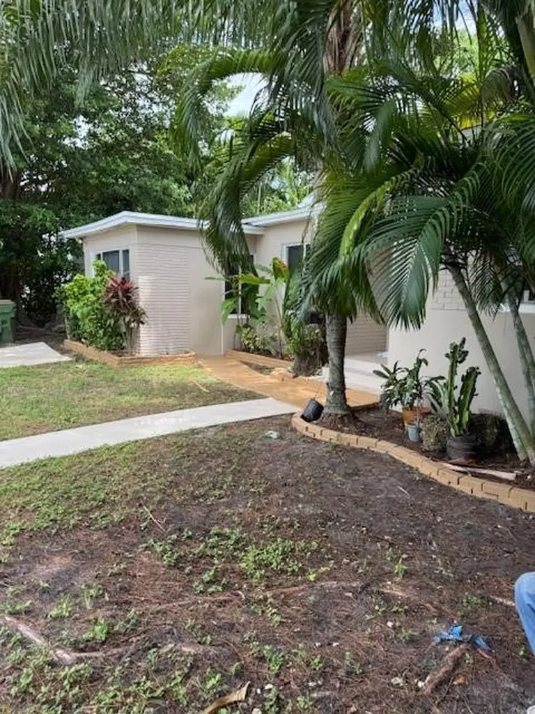 1865 NE 124th Street North Miami FL 33181