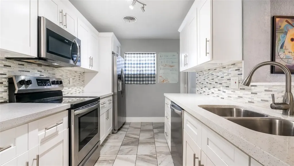 5261 NW 11th Street Lauderhill FL 33313