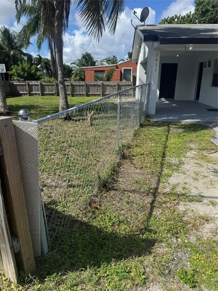 1011 Alto Road Lantana FL 33462