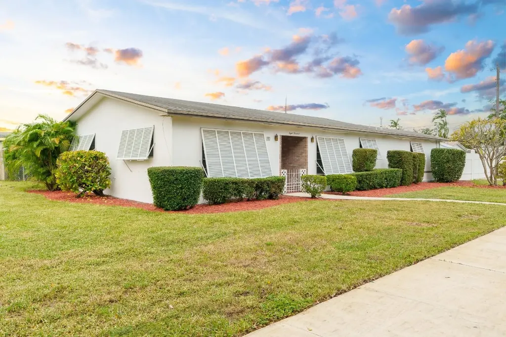 800 W Chaminade Drive Hollywood FL 33021