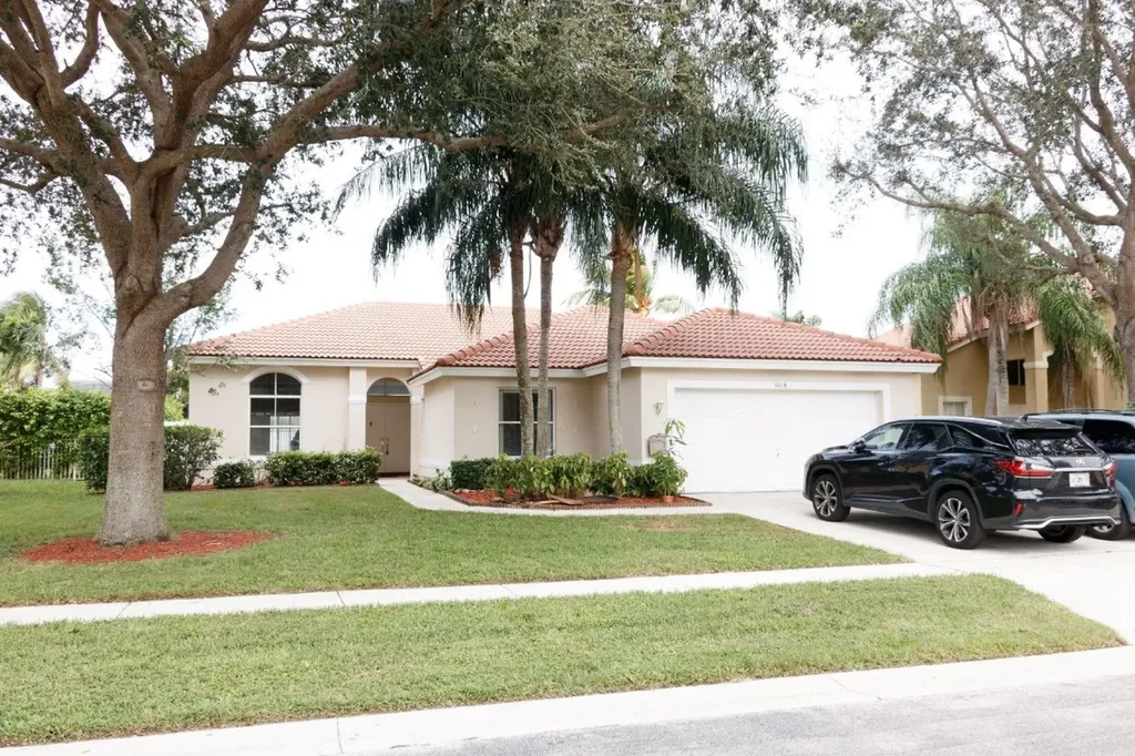 5618 Muirfield Village Circle Lake Worth FL 33463