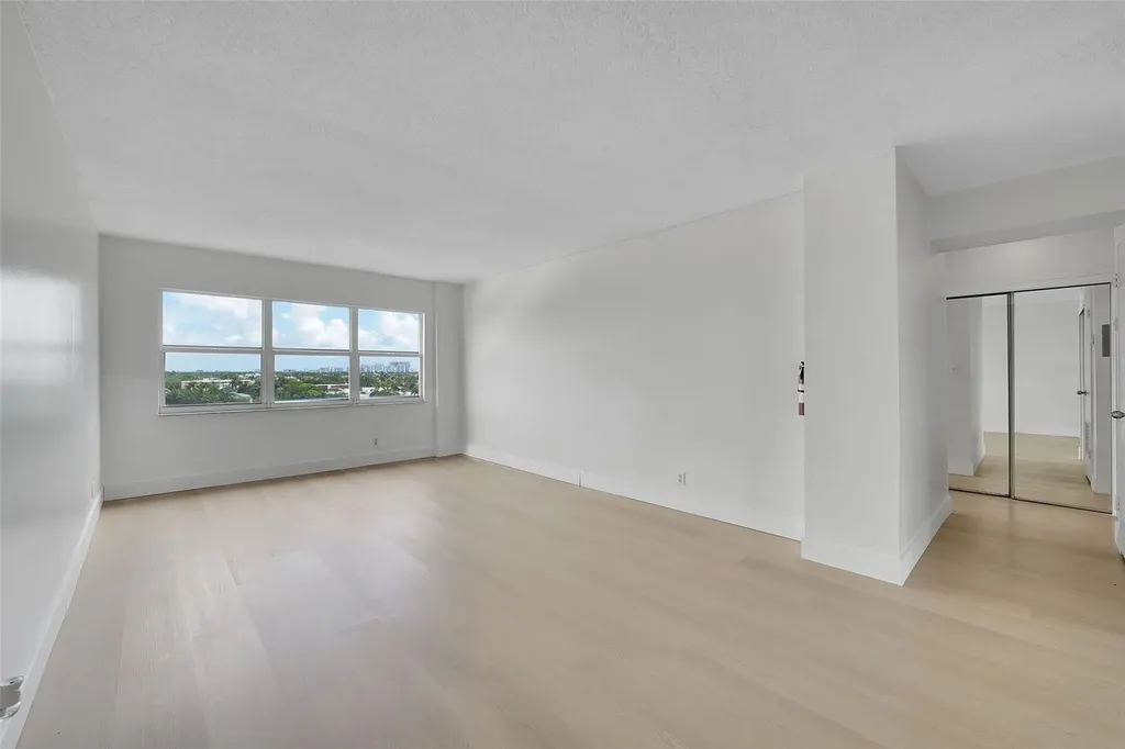 2555 NE 11th Street Fort Lauderdale FL 33304