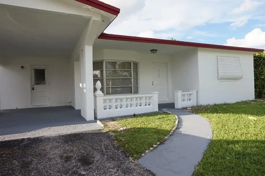 5119 NW 43rd Court Lauderdale Lakes FL 33319