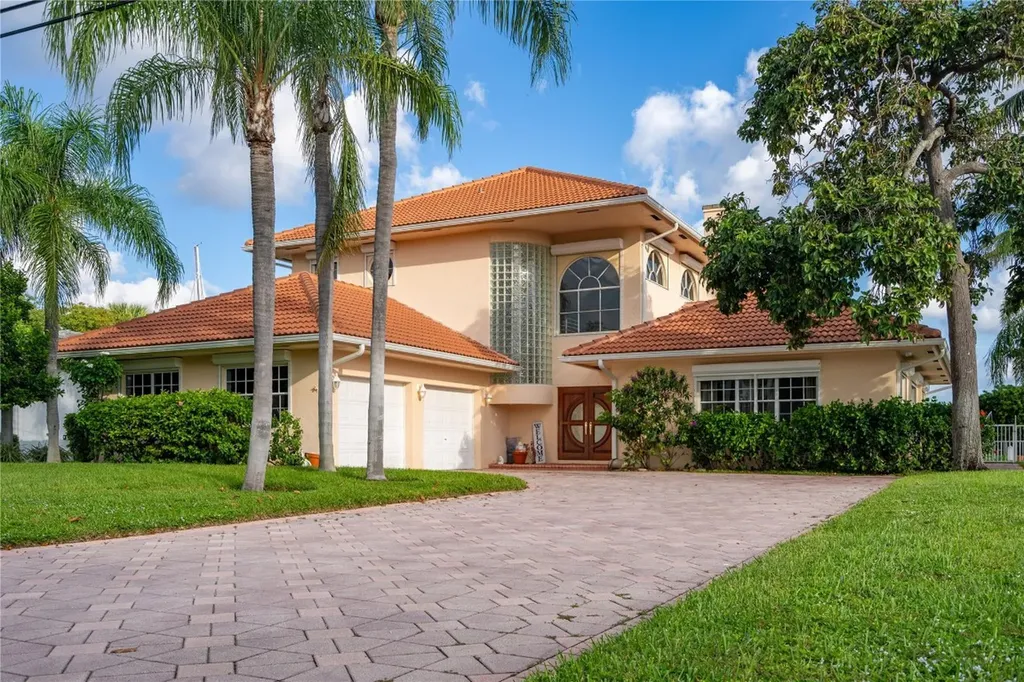 2671 NE 22nd Court Pompano Beach FL 33062